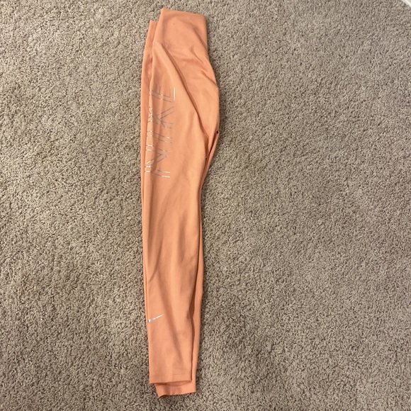 Nike Leggings - Picture 2 of 3